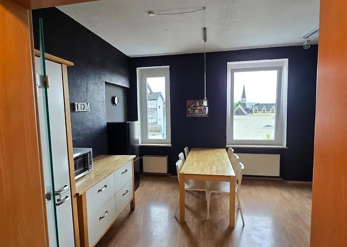 3 - Shared House *
